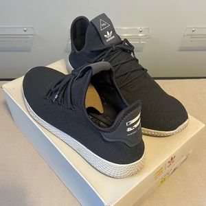 Adidas x Pharrell Williams Tennis HU Carbon
